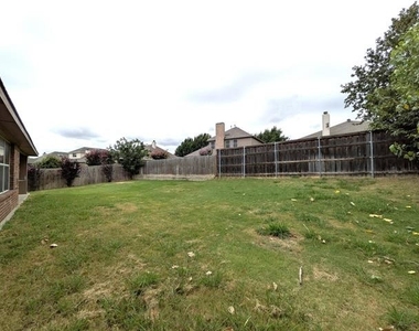 14013 Zippo Way - Photo Thumbnail 32