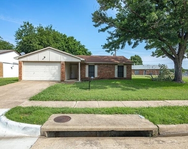 10217 Ironwood Lane - Photo Thumbnail 26