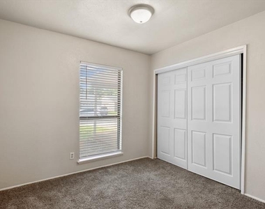 10217 Ironwood Lane - Photo Thumbnail 12