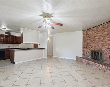 10217 Ironwood Lane - Photo Thumbnail 5