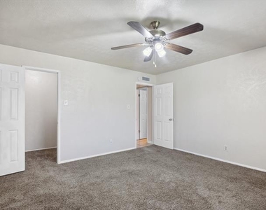 10217 Ironwood Lane - Photo Thumbnail 18