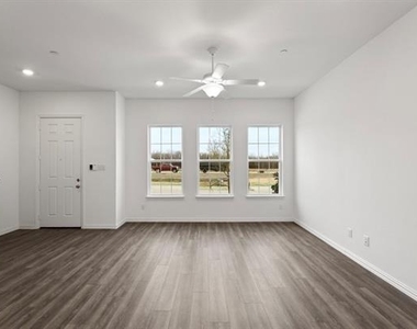1064 Old Rosebud Drive - Photo Thumbnail 6