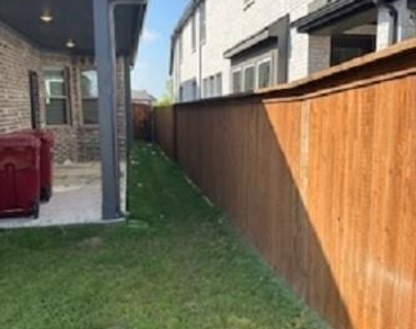 1123 Mesa Street - Photo Thumbnail 12