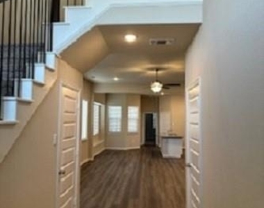 1123 Mesa Street - Photo Thumbnail 2