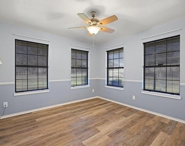 417 Sky Harbour Court - Photo Thumbnail 17