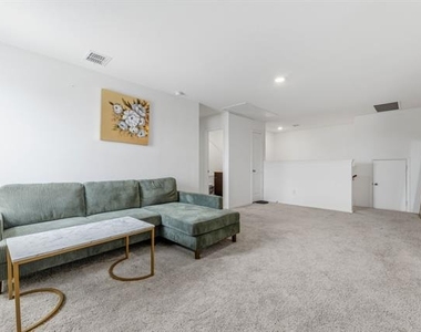 2915 Acacia Drive - Photo Thumbnail 26