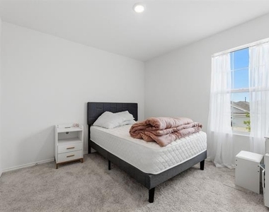 2915 Acacia Drive - Photo Thumbnail 19