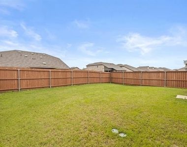 2915 Acacia Drive - Photo Thumbnail 27