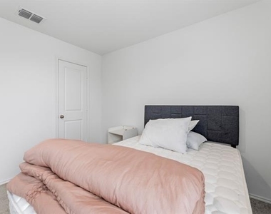 2915 Acacia Drive - Photo Thumbnail 20