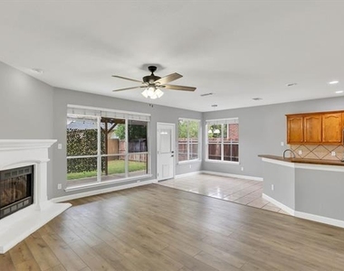6113 Farrah Drive - Photo Thumbnail 7