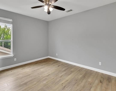 6113 Farrah Drive - Photo Thumbnail 18