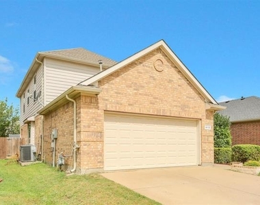 6113 Farrah Drive - Photo Thumbnail 2