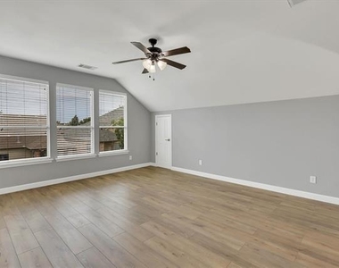 6113 Farrah Drive - Photo Thumbnail 22