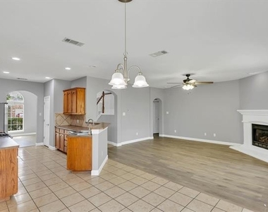6113 Farrah Drive - Photo Thumbnail 8