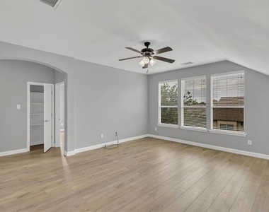 6113 Farrah Drive - Photo Thumbnail 21