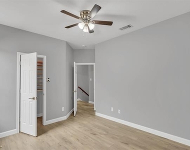 6113 Farrah Drive - Photo Thumbnail 24