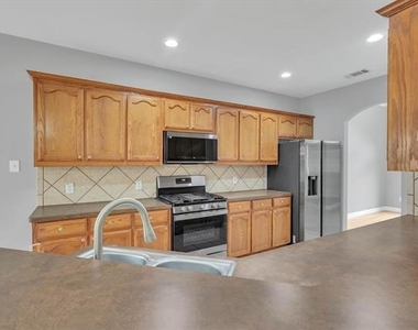 6113 Farrah Drive - Photo Thumbnail 11