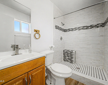 20601 N 33rd Avenue - Photo Thumbnail 14