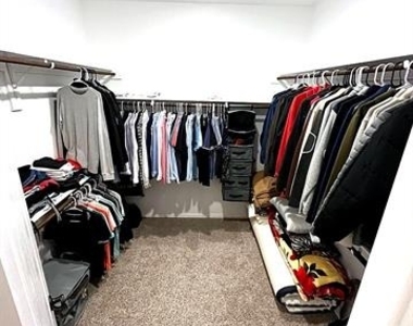 2909 Parkwood Circle - Photo Thumbnail 7