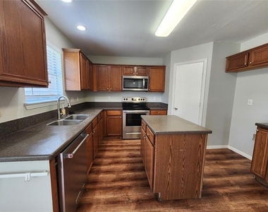 1225 Lake Haven Drive - Photo Thumbnail 6