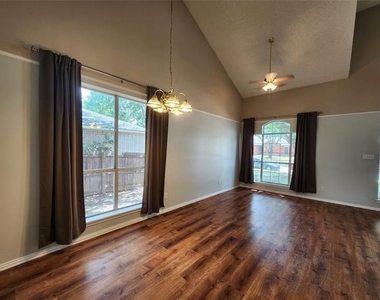1225 Lake Haven Drive - Photo Thumbnail 8