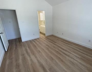 2049 Sunny Side Drive - Photo Thumbnail 25