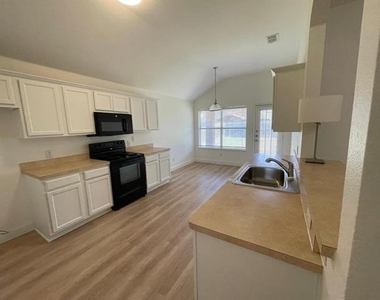 2049 Sunny Side Drive - Photo Thumbnail 12