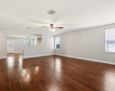 12858 Galaxy Drive - Photo Thumbnail 5
