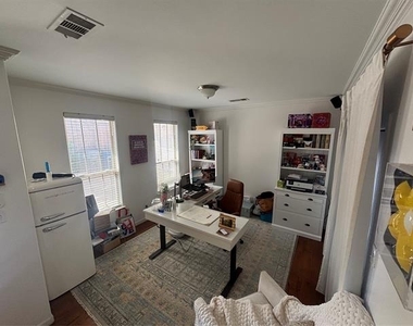 4116 N Hall Street - Photo Thumbnail 1