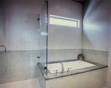 4116 N Hall Street - Photo Thumbnail 15