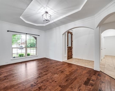 1329 Bateman Lane - Photo Thumbnail 3
