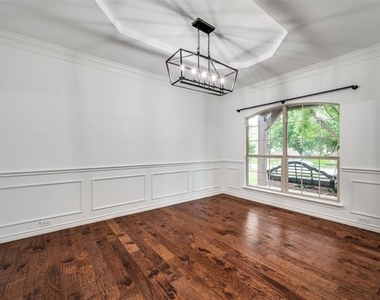1329 Bateman Lane - Photo Thumbnail 7