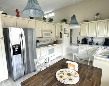 5662 Ainsley Court - Photo Thumbnail 7