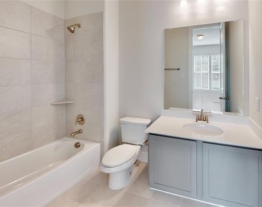 832 Concan Drive - Photo Thumbnail 12