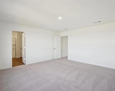 2200 Meadow Park Drive - Photo Thumbnail 9