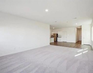2200 Meadow Park Drive - Photo Thumbnail 7