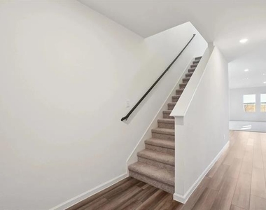2200 Meadow Park Drive - Photo Thumbnail 2