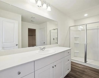 2200 Meadow Park Drive - Photo Thumbnail 13