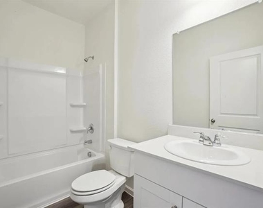 2200 Meadow Park Drive - Photo Thumbnail 16