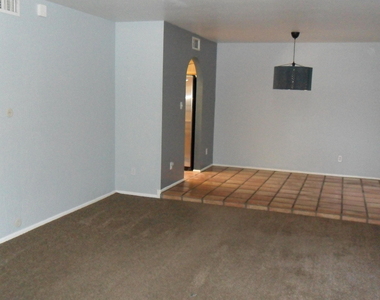 6935 E Hearn Road - Photo Thumbnail 1