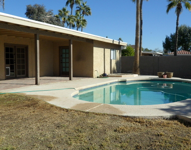 6935 E Hearn Road - Photo Thumbnail 17