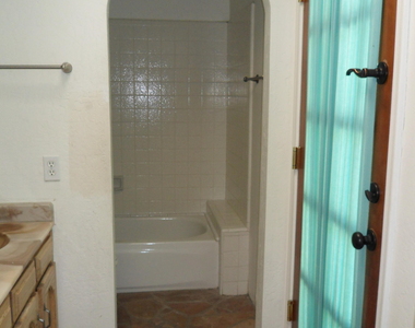 6935 E Hearn Road - Photo Thumbnail 14