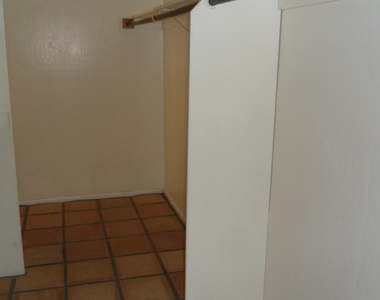 6935 E Hearn Road - Photo Thumbnail 9
