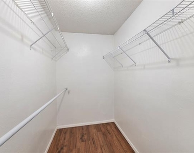 416 Lincoln Drive - Photo Thumbnail 13