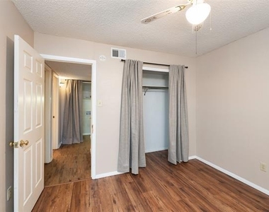 416 Lincoln Drive - Photo Thumbnail 17