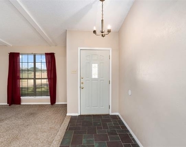 416 Lincoln Drive - Photo Thumbnail 4