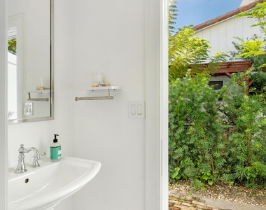 904 Hyacinth Drive - Photo Thumbnail 1