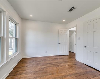 5119 Maple Springs Boulevard - Photo Thumbnail 10