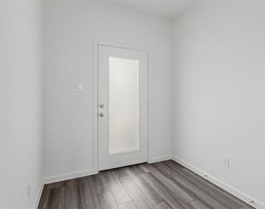 120 Waterhouse Lake Drive - Photo Thumbnail 7