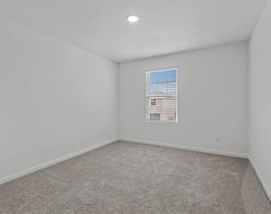 120 Waterhouse Lake Drive - Photo Thumbnail 18